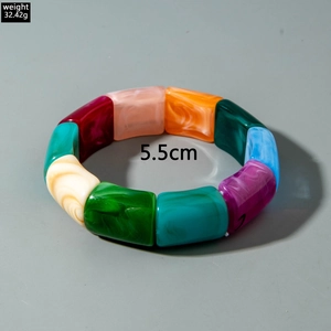 Detail shot of colorful marbled resin stretch bracelet with 5.5cm inner diameter
