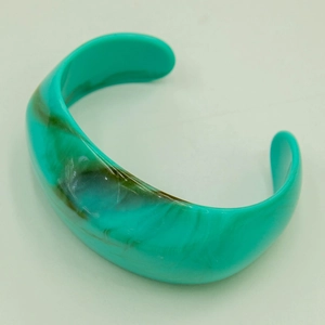 Retro marble-patterned acrylic cuff bracelet in turquoise and brown minimalist style