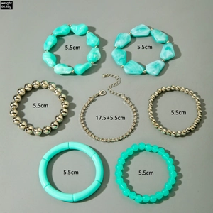 Set de 7 bracelets bohème vert menthe et dorés avec perles en acrylique et métal poli
