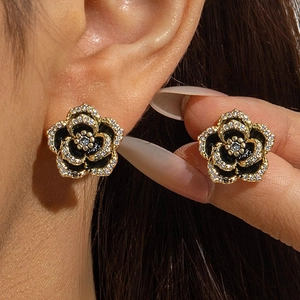 Black Flower Stud Earrings For Women Copper With Rhinestones Enamel Inlay Retro French Style Jewelry With Earring Post