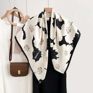 Carré de Soie Satiné à Imprimé Floral Rétro pour Femme Motif Botanique Élégant Grand Foulard de Cou et Tête Châle Mode Cadeau