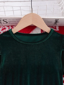 Elegante abito natalizio in velluto verde scuro per bambina con scollo rotondo