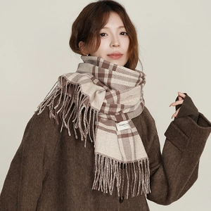 Classic brown and beige checkered cashmere-feel scarf with fringes for winter warmth