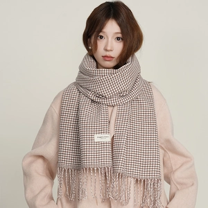 Classic houndstooth tassel scarf in brown and beige with Elegant & Classic woven label