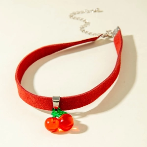 Choker vintage en velours rouge avec pendentifs cerises et chaîne argentée réglable