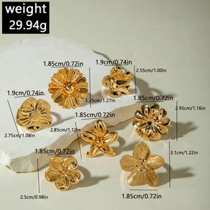 Detailed size chart for 7-piece vintage gold floral stackable rings set with weights