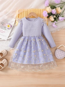 Lavendelfarbenes Prinzessinnenkleid für Mädchen mit floraler Tüllspitze und Rüschen