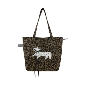Sac fourre-tout rétro léopard en toile avec écusson dalmatien brodé et détail de ruban