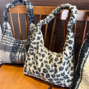 Winter plush drawstring hobo tote bags with leopard and checkered patterns