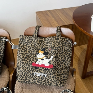 Sac fourre-tout en toile imprimé léopard avec broderie chien et cordon de serrage