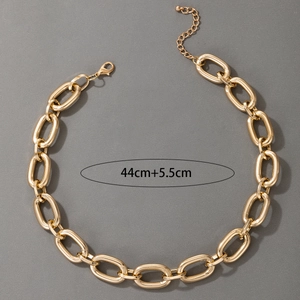 Detail der klobigen Goldkette mit 44cm+5.5cm Länge und sicherem Karabinerverschluss