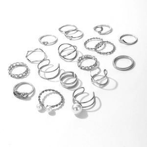 Silver vintage ring set for women featuring teardrop gems and synthetic pearl accents