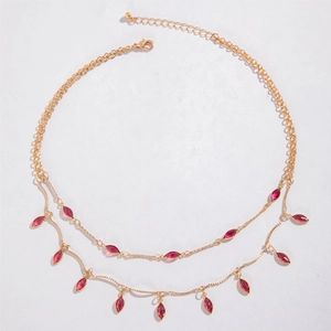 Elegante collar de doble capa dorado con diamantes de imitación rojos talla marquesa