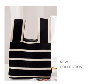 Détail du sac cabas en tricot à rayures noires et blanches avec une texture tissée épaisse