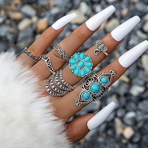 7-piece vintage silver bohemian ring set with turquoise stones and elephant patterns