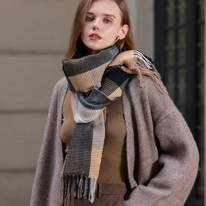 Sciarpa a Quadri Pieghettata Donna Uomo Inverno Caldo Morbido Imitazione Cashmere Grande Scialle Avvolgente Nappine Accessorio