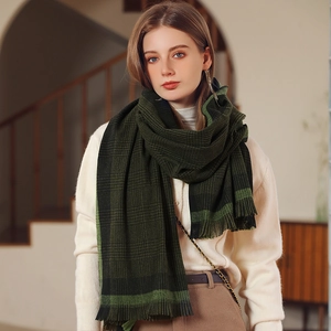Écharpe Classique à Carreaux pour Femmes Imitation Cachemire Polyester Châle Color-block Écharpe à Carreaux Avec Glands Doux Hiver