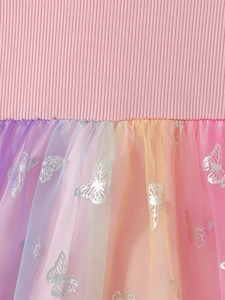 Abito da bambina in tulle sfumato arcobaleno con farfalle e maglia a coste rosa