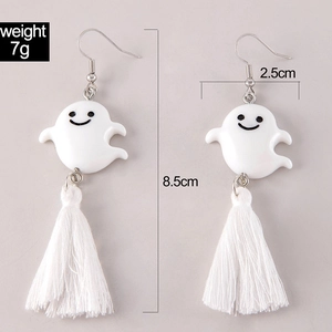 Boucles d'oreilles fantôme avec dimensions 8,5 cm sur 2,5 cm et spécification de 7g
