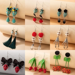 Boucles d'Oreilles Pendantes Gothiques d'Halloween Crâne Alliage Rose Citrouille Fantôme Main de Squelette Nœud Gland Bijoux pour Femmes