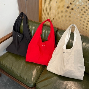 Sac Hobo En Nylon Grande Capacité Imprimé Lettre Camellia Style Coréen Ins Décontracté Sac À Épaule Pour Femmes