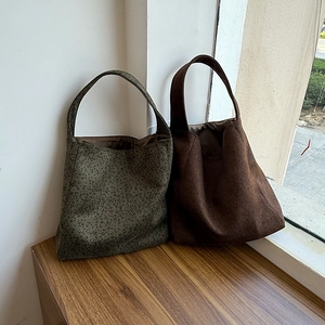 Minimalist wool fabric tote bag in olive leopard print and dark brown suede finish