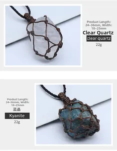 Détail de colliers en filet de cristal faits main montrant les dimensions des pierres