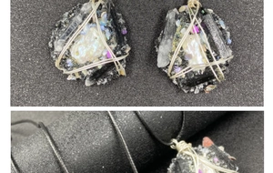 Parure de bijoux en cristal et perles avec fil de fer irrégulier boucles et pendentif