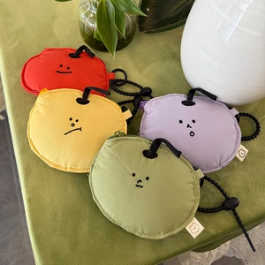 Μαλακές θήκες AirPods σε σχήμα φρούτων σε κόκκινο, κίτρινο, μωβ και πράσινο χρώμα