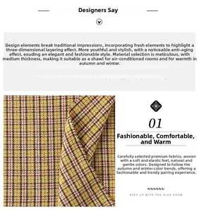 Détail en gros plan de la texture douce du tissu à carreaux jaune pour écharpes d'hiver