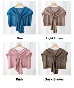 Chal de punto mostrado en colores azul, café claro, rosa y café oscuro para mujer