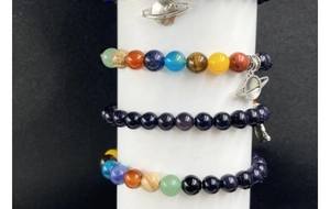 Bracelets en perles de cristal du système solaire avec pierres naturelles et charme