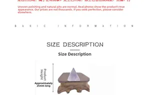 Vue détaillée d'une pyramide en améthyste de 25 mm sur socle en bois sculpté