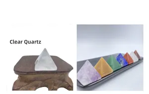 Ensemble détaillé de sept cristaux de chakra en pyramide incluant quartz et améthyste