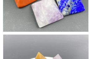 Vues macro de dessus et de côté d'une pyramide en pierre naturelle aux textures colorées