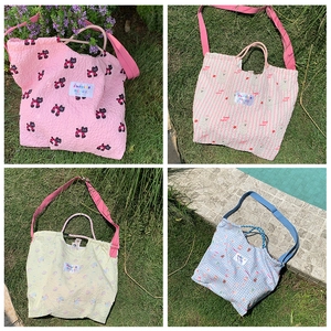 Women Cute Cartoon Animal Printed Canvas Tote Bag Large Capacity Seersucker Quilted Crossbody Bag Daily Shoulder Bag