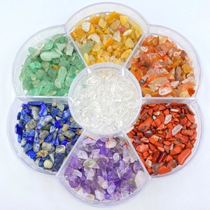 Set de sanación chakra con 7 cristales naturales y piedras en caja con forma de flor