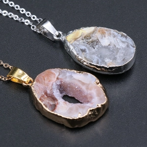 Natural Brazil Agate Druzy Geode Pendant Necklace With Electroplated Metal Edge Irregular Crystal Stone Jewelry For Women