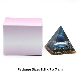 Orgonit-Pyramide mit blauer Kristallkugel und Blattgold, inklusive Geschenkbox 8,8x7x7cm