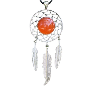 Collar atrapasueños bohemio con ágata naranja y plumas de plata de estilo étnico