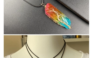 Pendentif en cristal arc-en-ciel enroulé de fil d'arbre de vie sur cordon en cuir noir