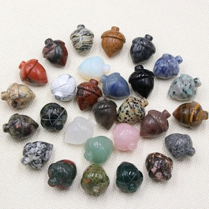 Ornement en Pierre Naturelle Sculpté à la Main Forme de Gland de Pin Cristal Pierre de Guérison pour Bijoux DIY Décoration Maison Bureau Cadeau