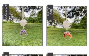 Detailansicht der Lebensbaum-Anhänger mit Amethyst, rotem Achat und rosa Herzsteinen