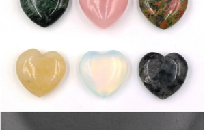 Lot de pierres de cristal naturel en forme de cœur 25 mm aux couleurs variées et polies
