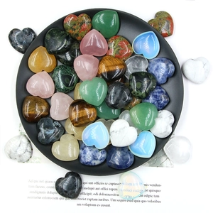 Ornements en Forme de Coeur en Pierre de Cristal Naturel Pierres de Quartz Polies pour Décoration Maison Accessoires Bijoux DIY