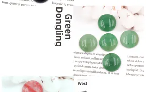Cabochon rotondo in avventurina verde lucida per gioielli su carta in stile vintage