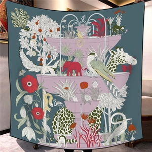 110cm Seidenartiger Schal mit Giraffen- und Elefantenmotiven in Blau und Rot