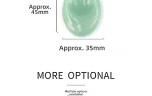 Dettaglio del raschietto gua sha ovale in pietra naturale verde chiaro, 45x35 mm