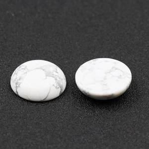 Coppia di cabochon rotondi in howlite bianca da 20mm con venature grigie per creare gioielli
