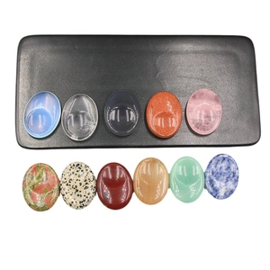 Set de 11 piedras de masaje ovaladas de cristal natural pulido en varios colores